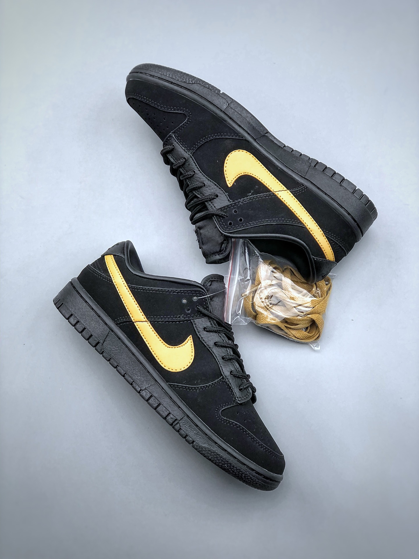 Nike SB Dunk Low