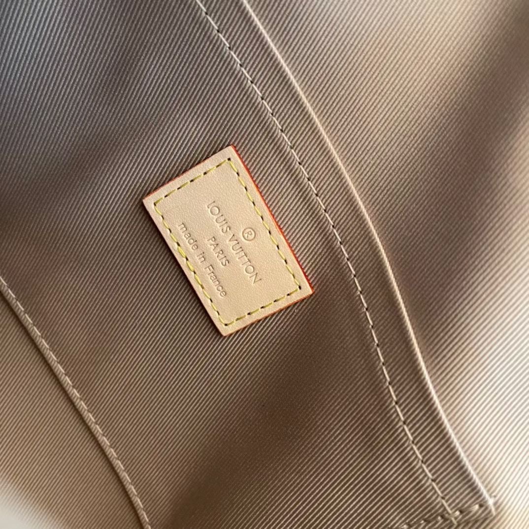 L*ouis V*uitton Top Bag