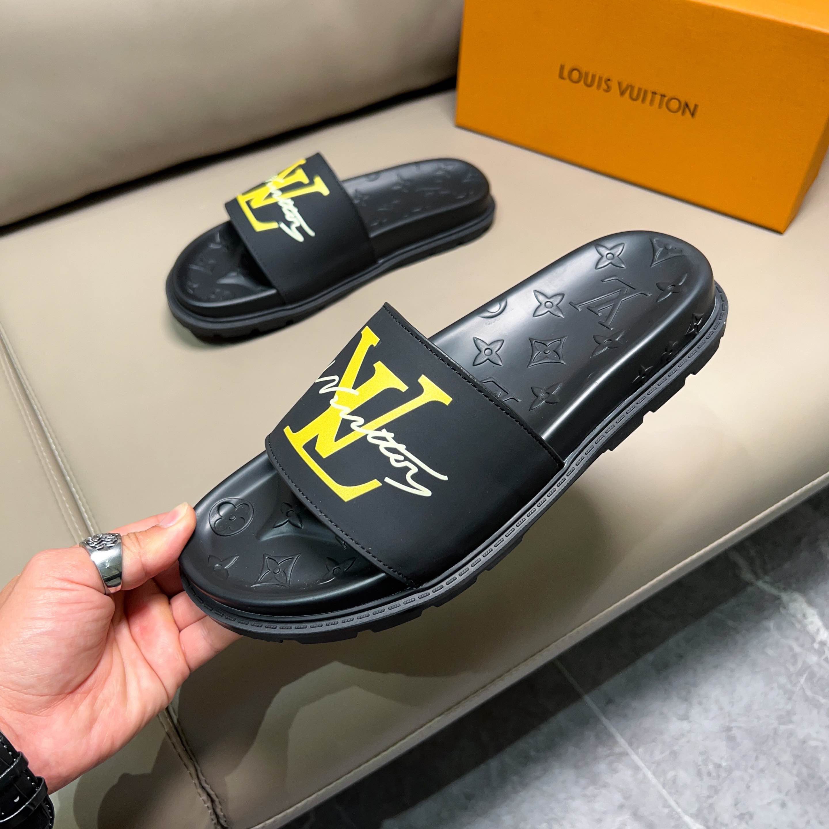 Men L*ouis V*uitton Top Slippers