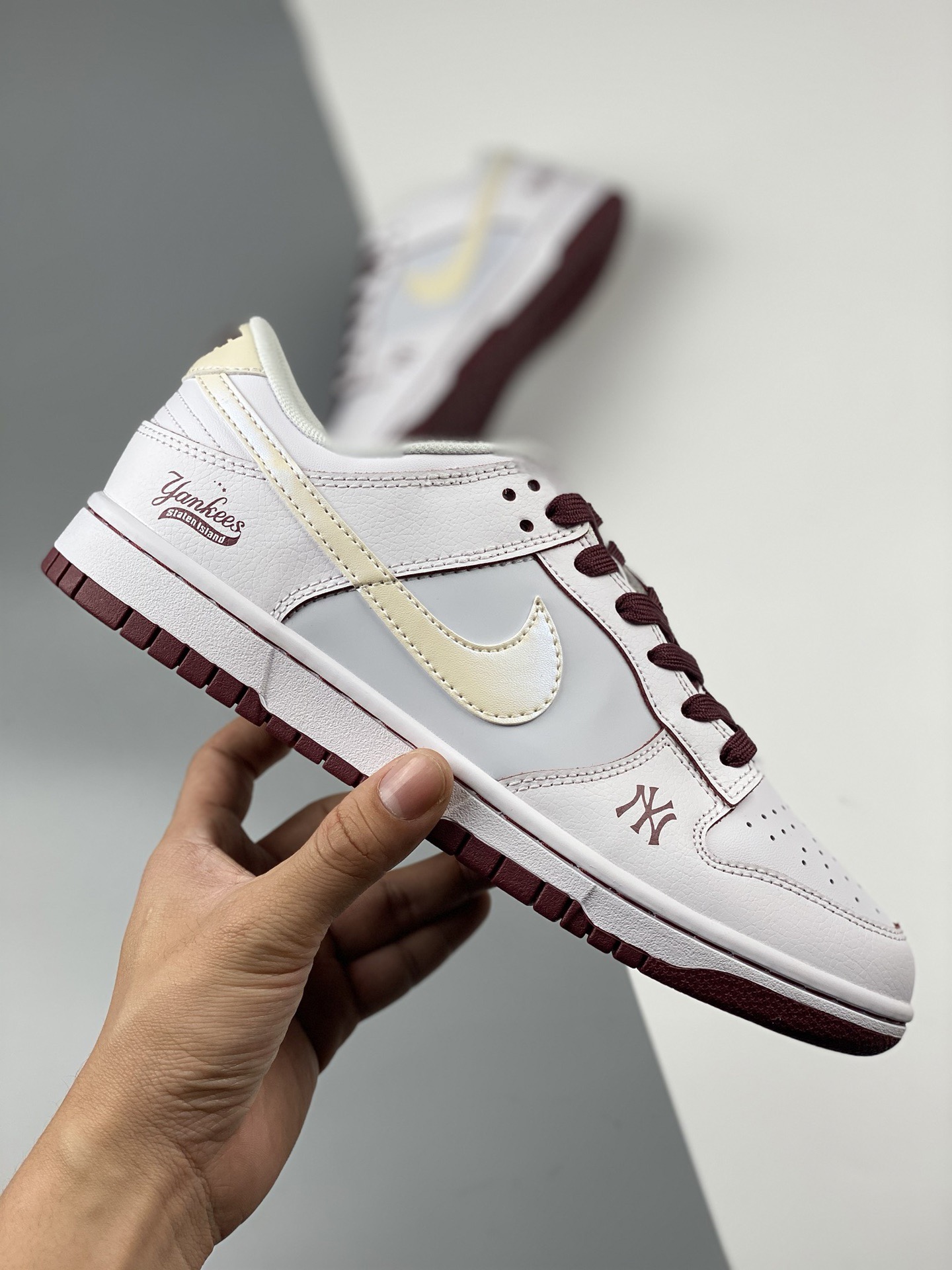 Nike SB Dunk Low