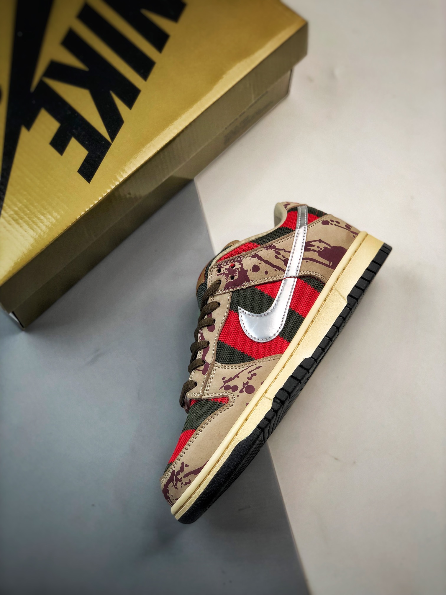 Nike SB Dunk Low