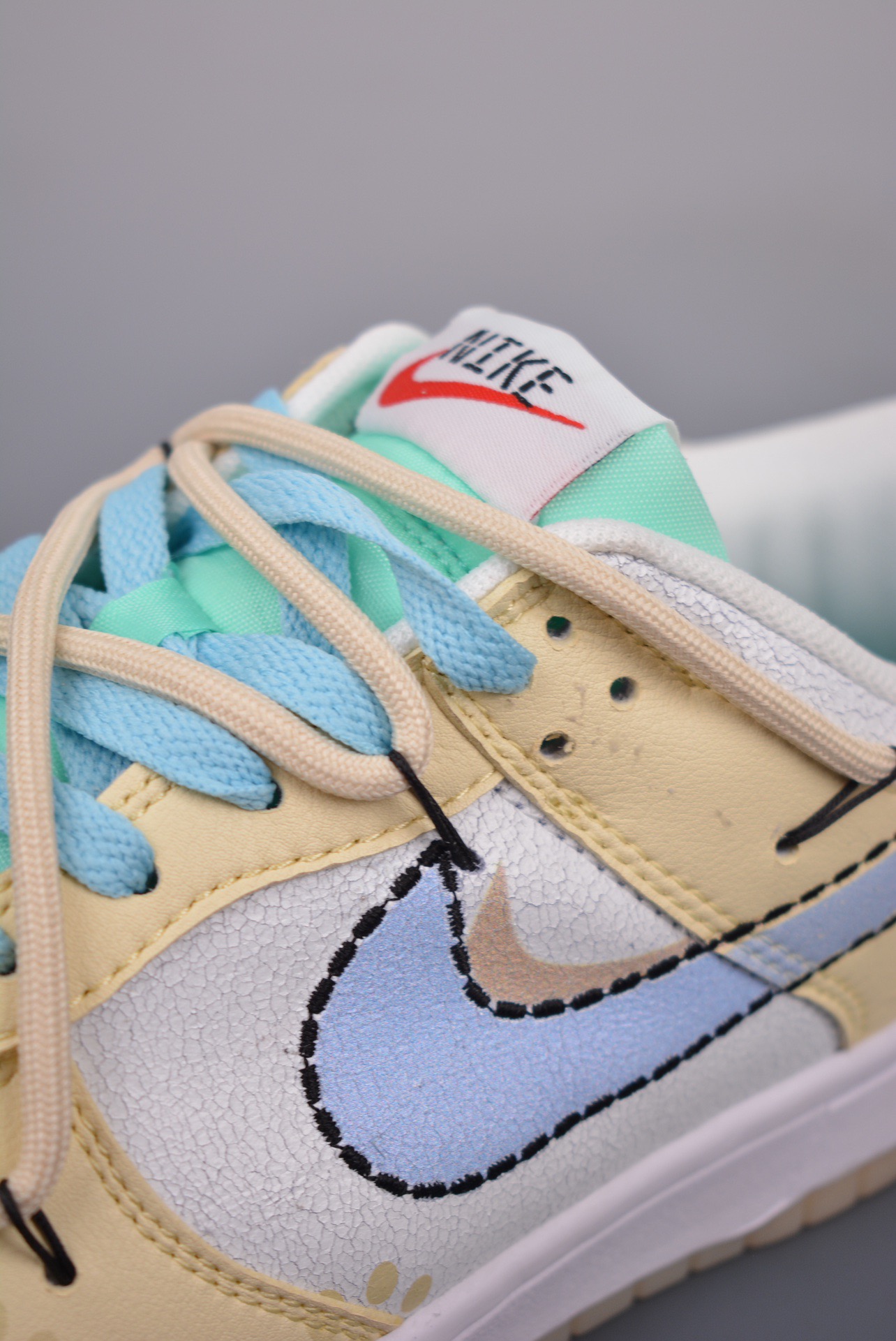 Nike SB Dunk Low
