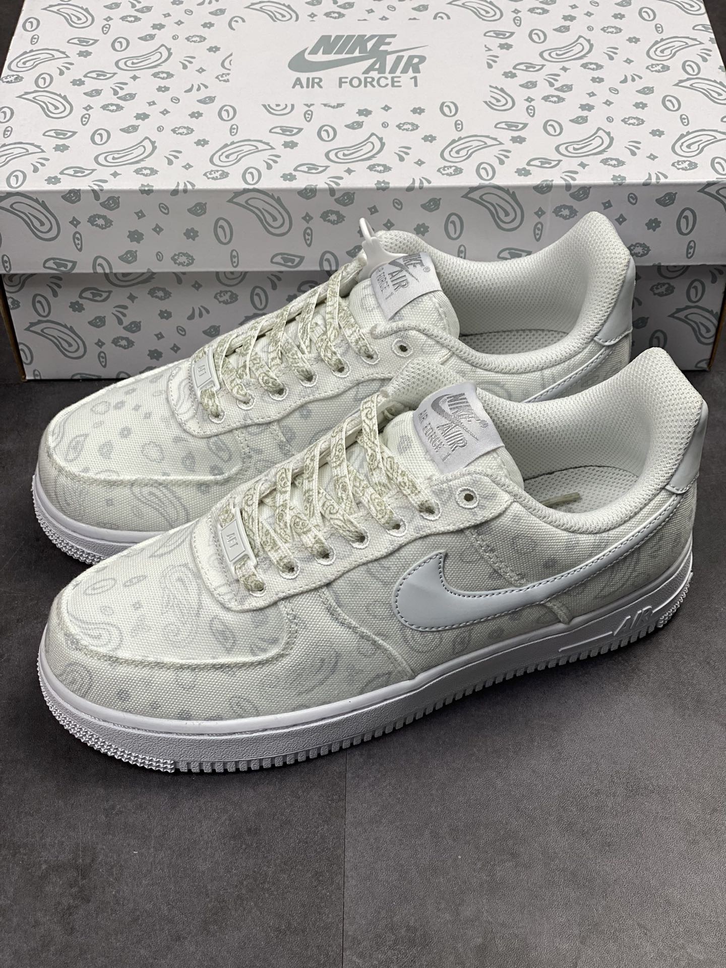 Nike Air Force 1