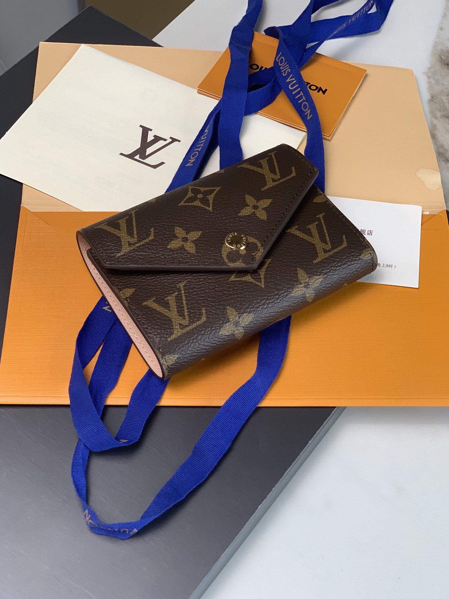 L*ouis V*uitton Top Bag