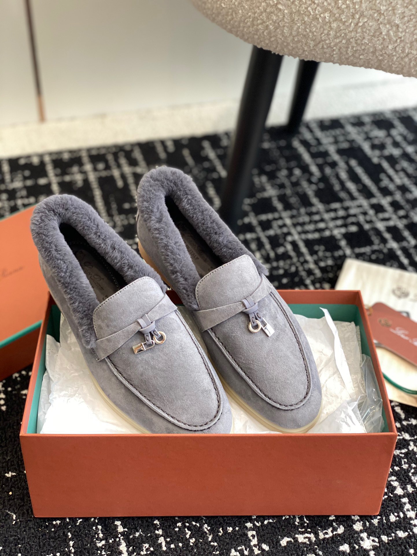 Women L*oro P*iana Top Loafer ()