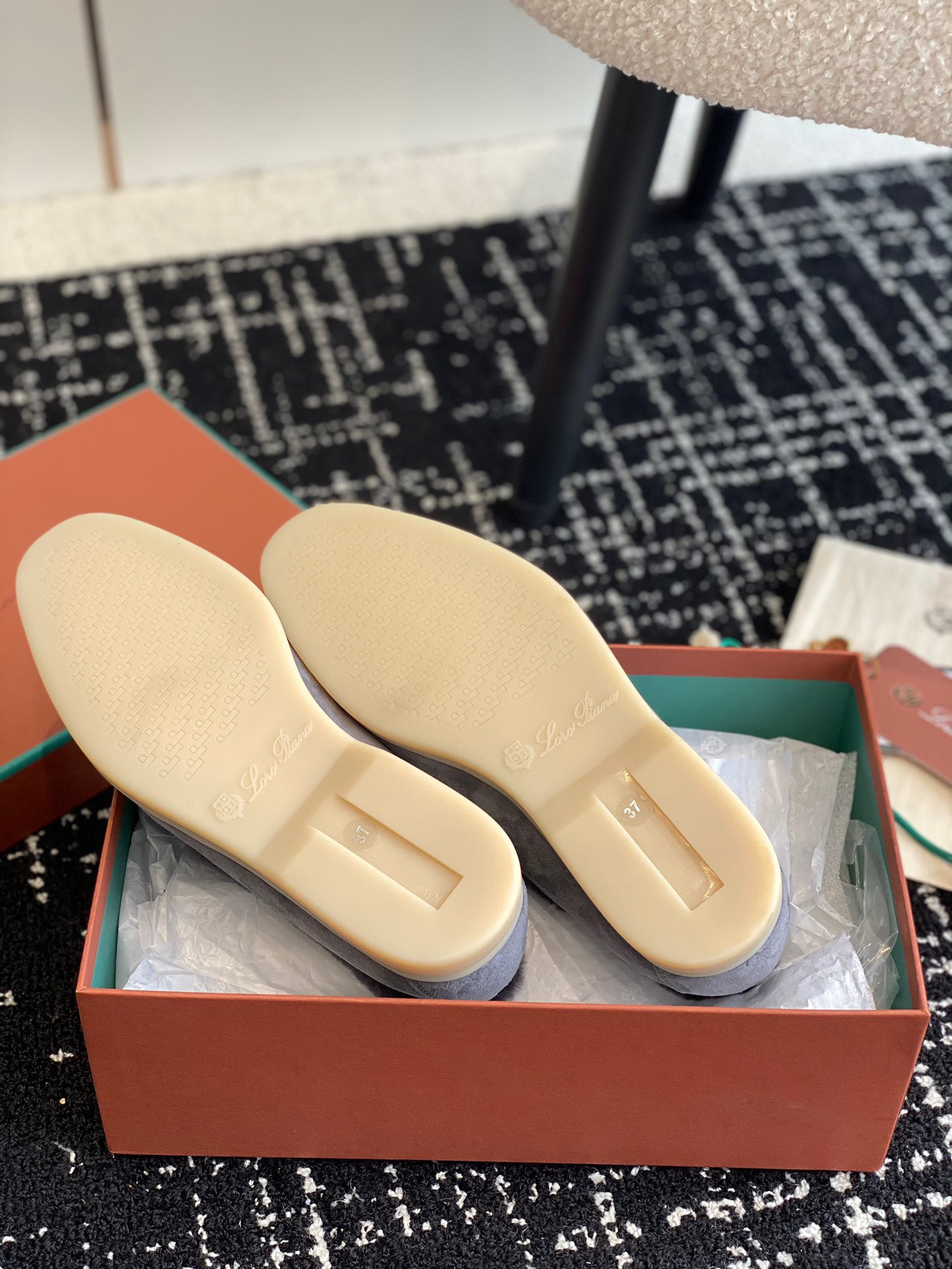 Women L*oro P*iana Top Loafer ()