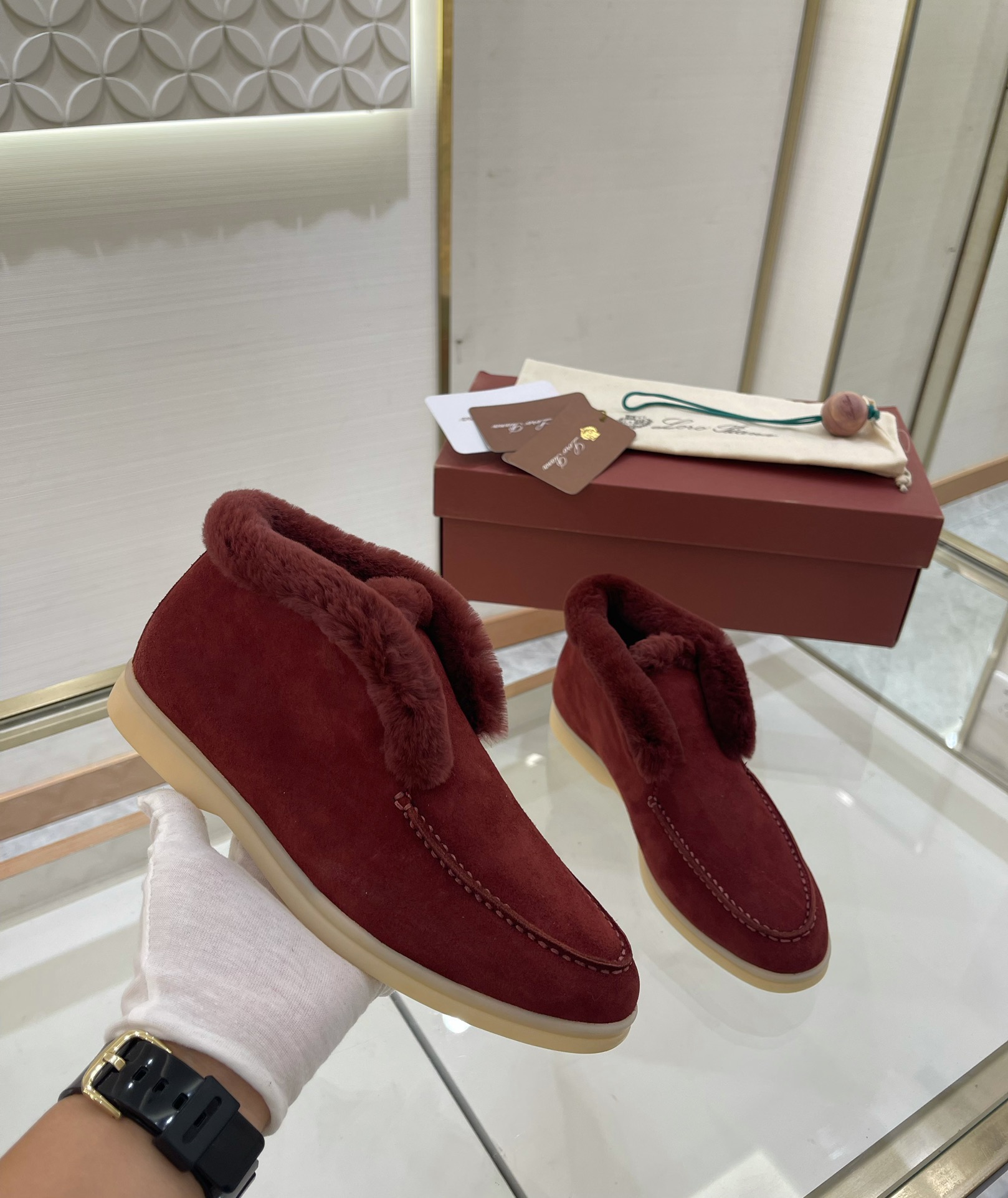 Women L*oro P*iana Top Loafer ()