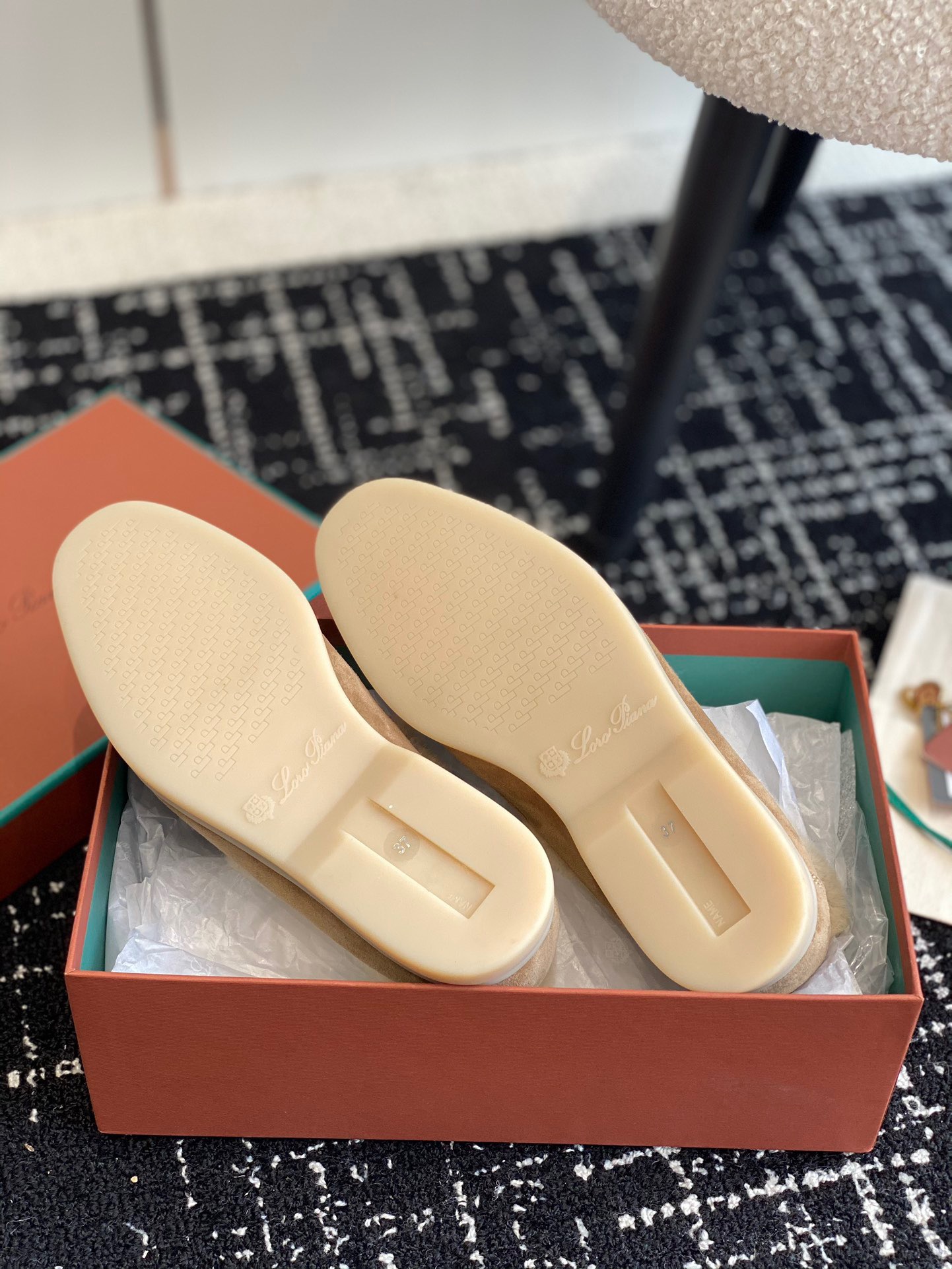 Women L*oro P*iana Top Loafer ()