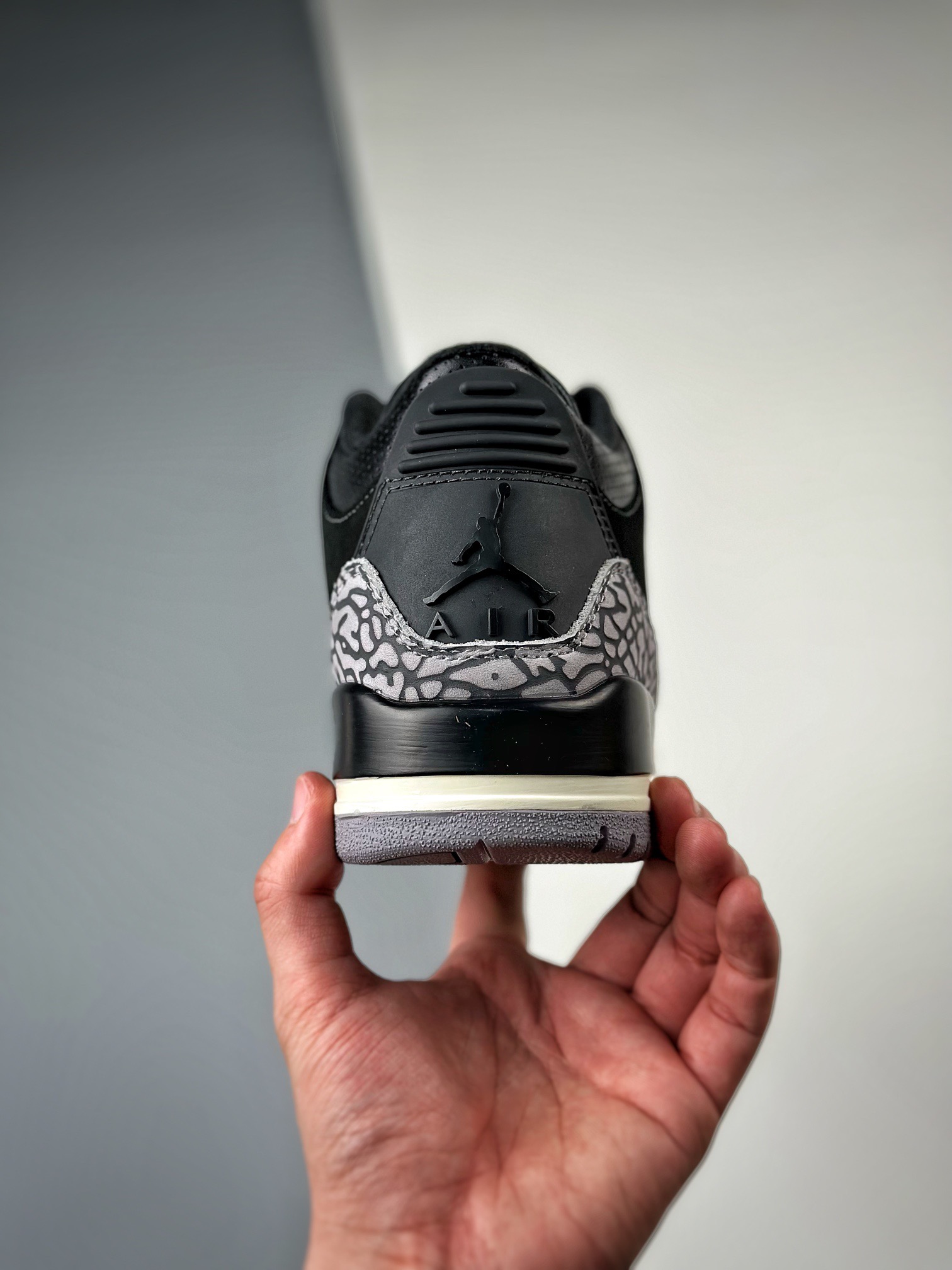 NIKE Air Jordan 3