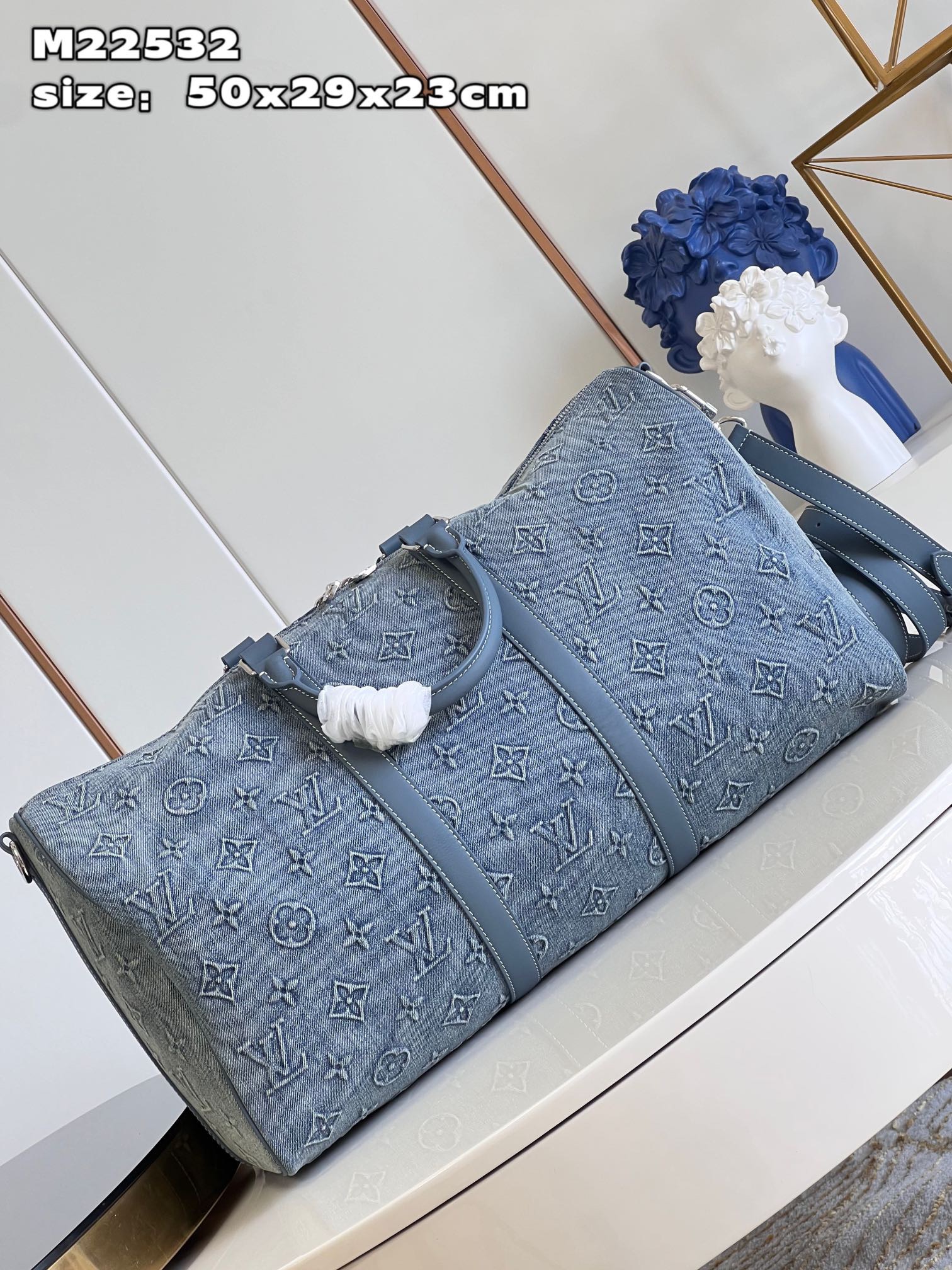 L*ouis V*uitton Top Bag m22532