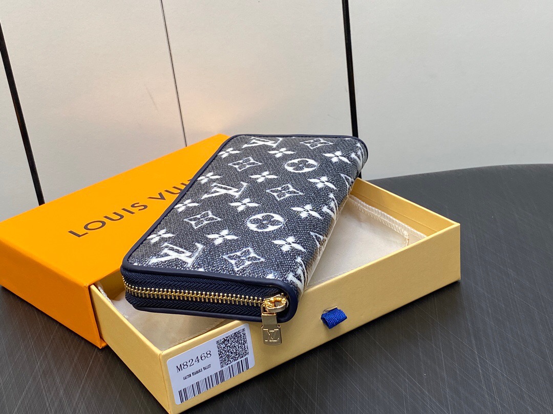 L*ouis V*uitton Top Bag