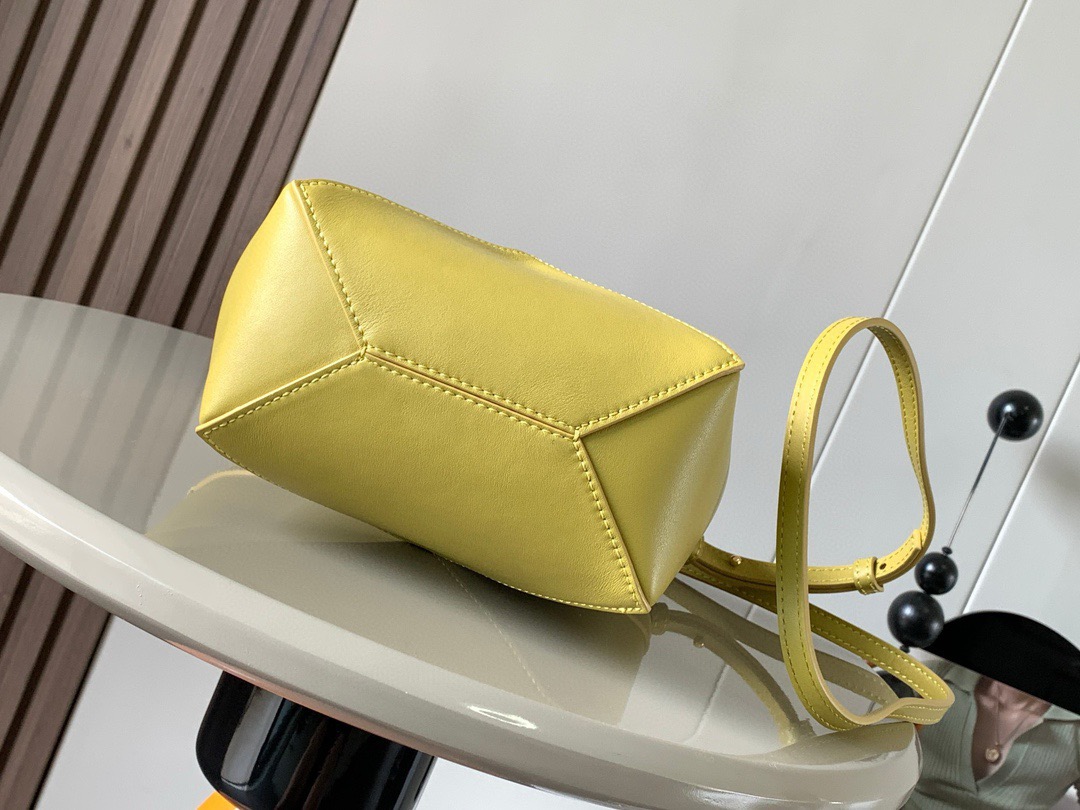 L*oewe Bag 9030 Top Quality