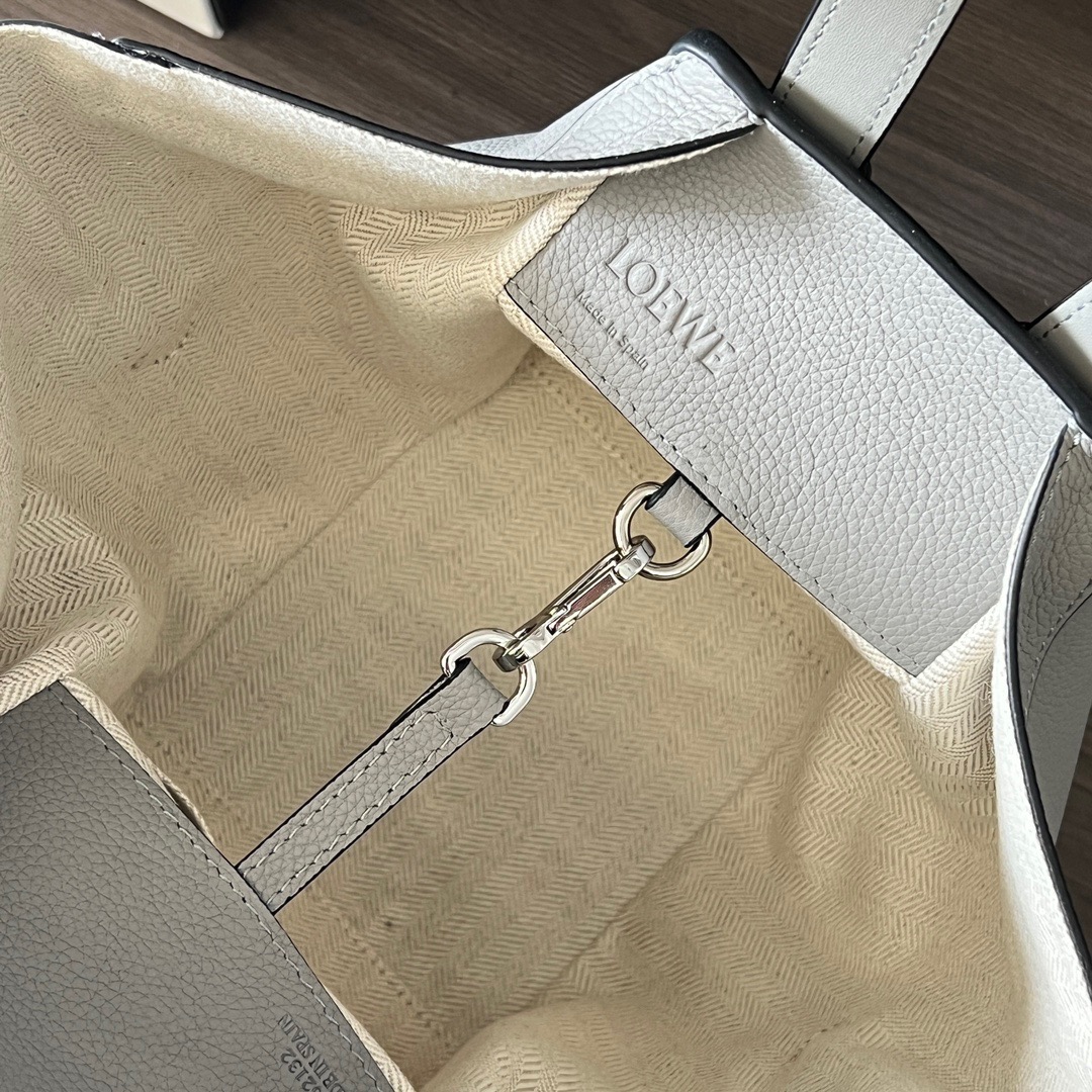 L*oewe Bag 652235 Top Quality