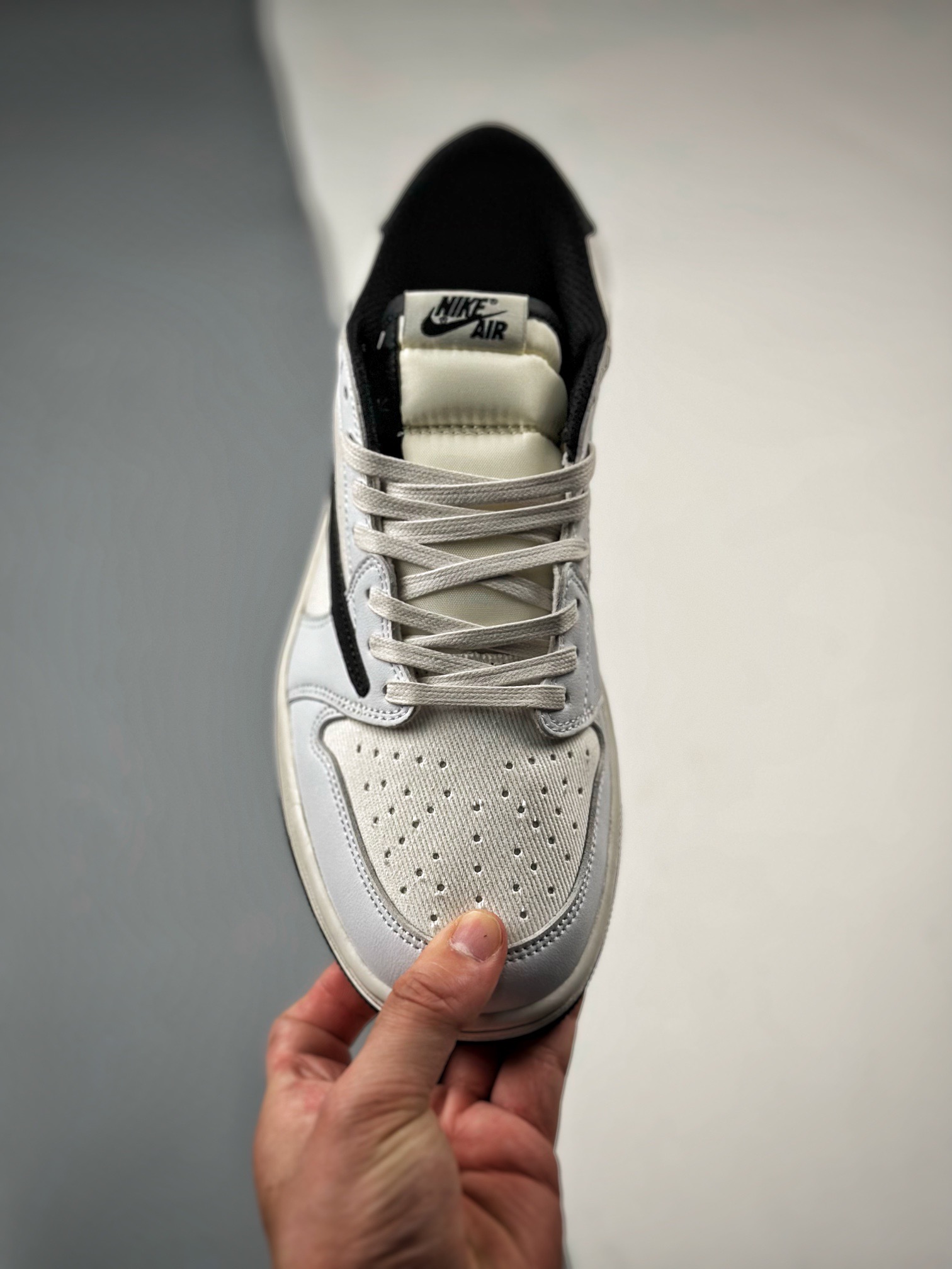 Air Jordan 1