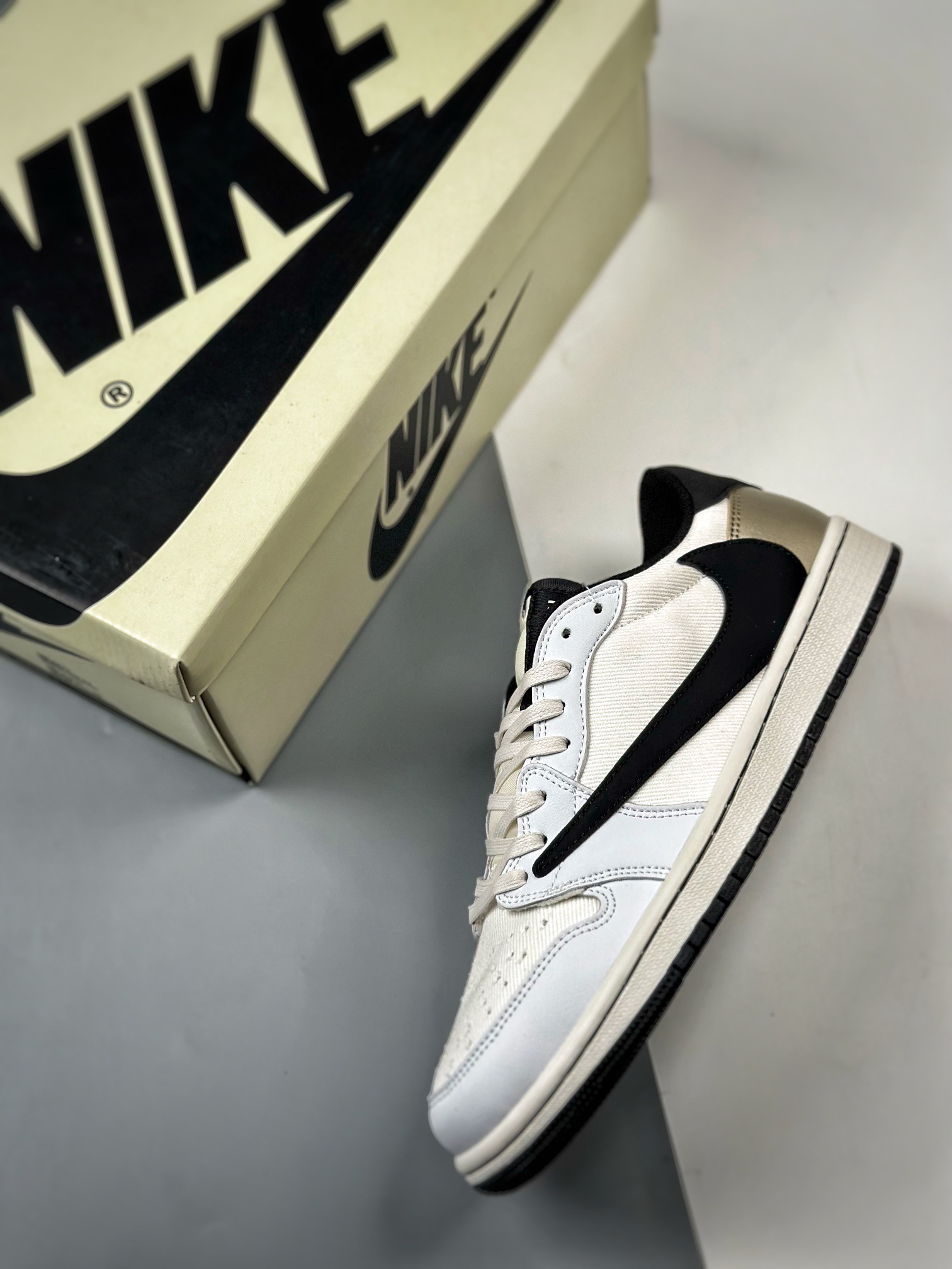 Air Jordan 1
