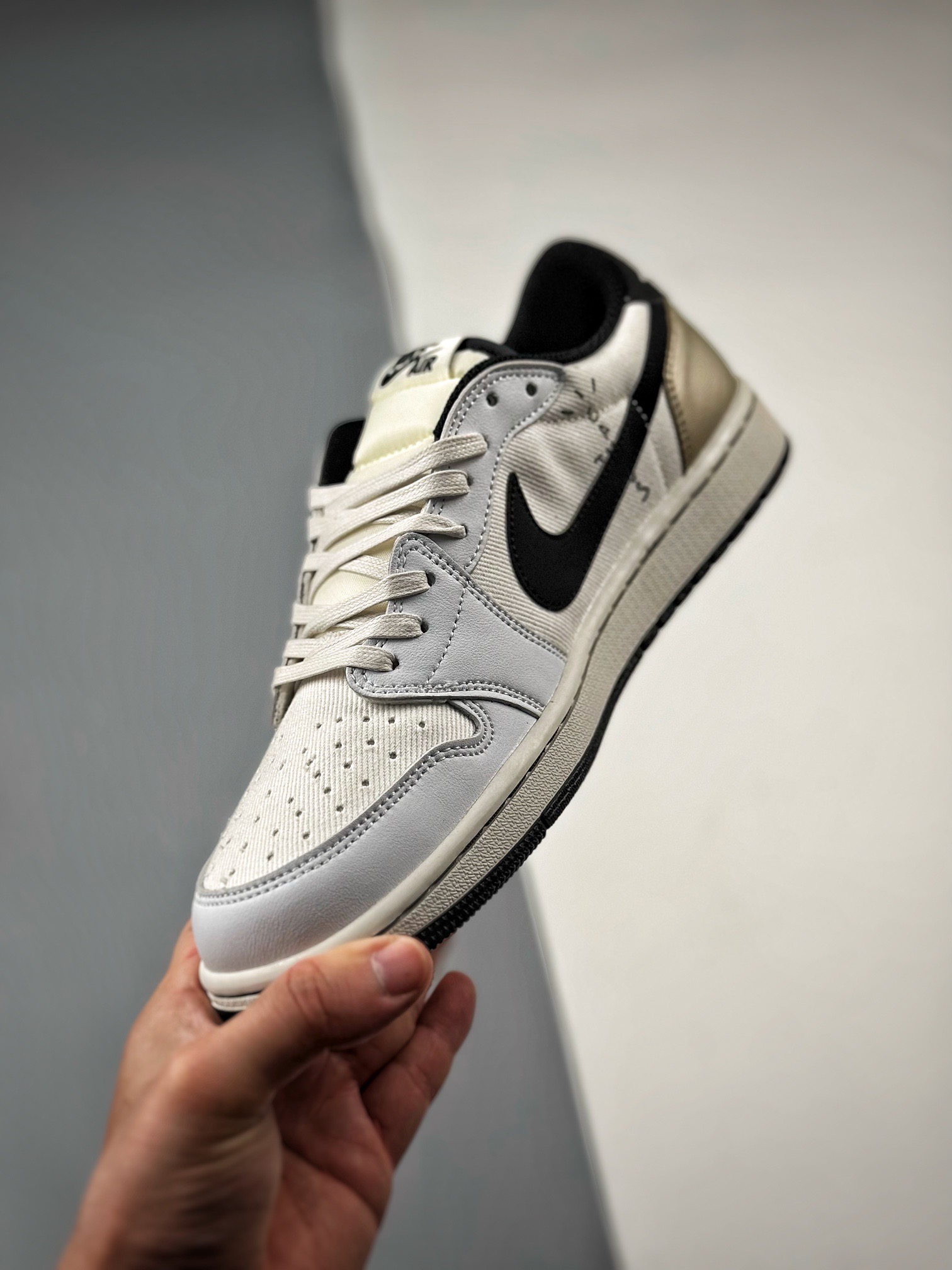 Air Jordan 1