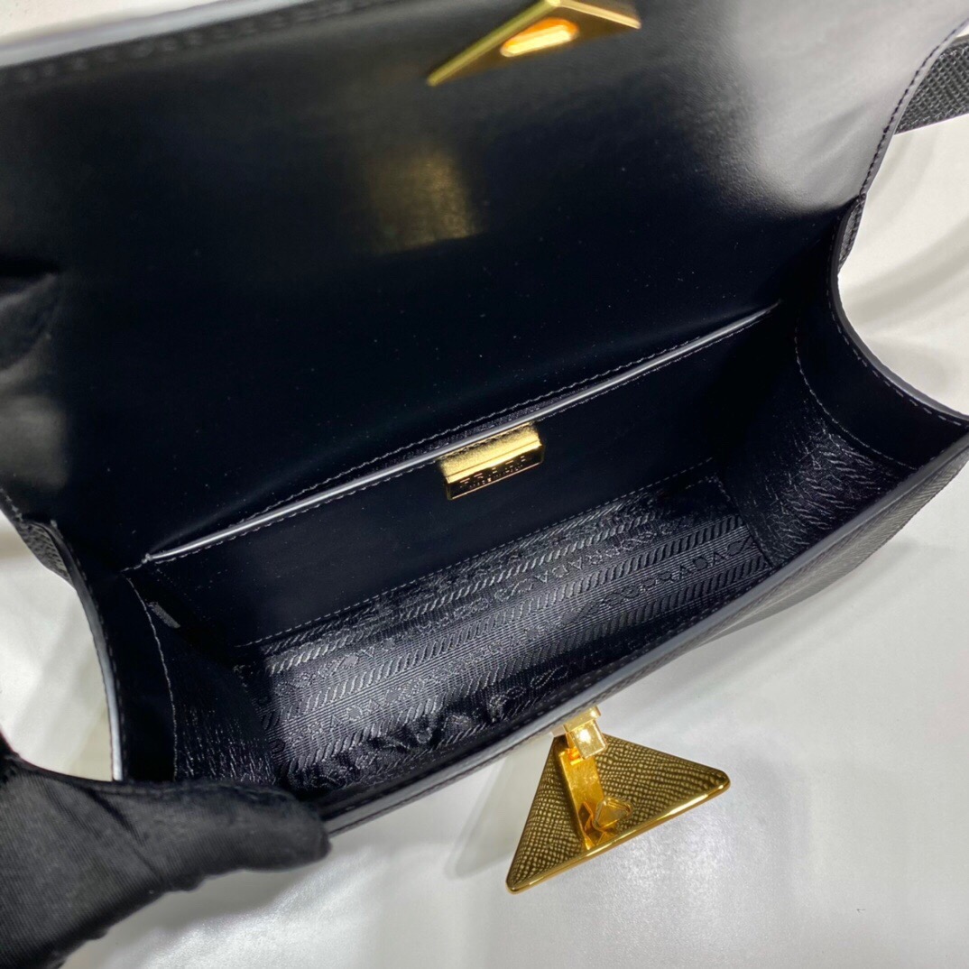 P*rada Bag Top Quality