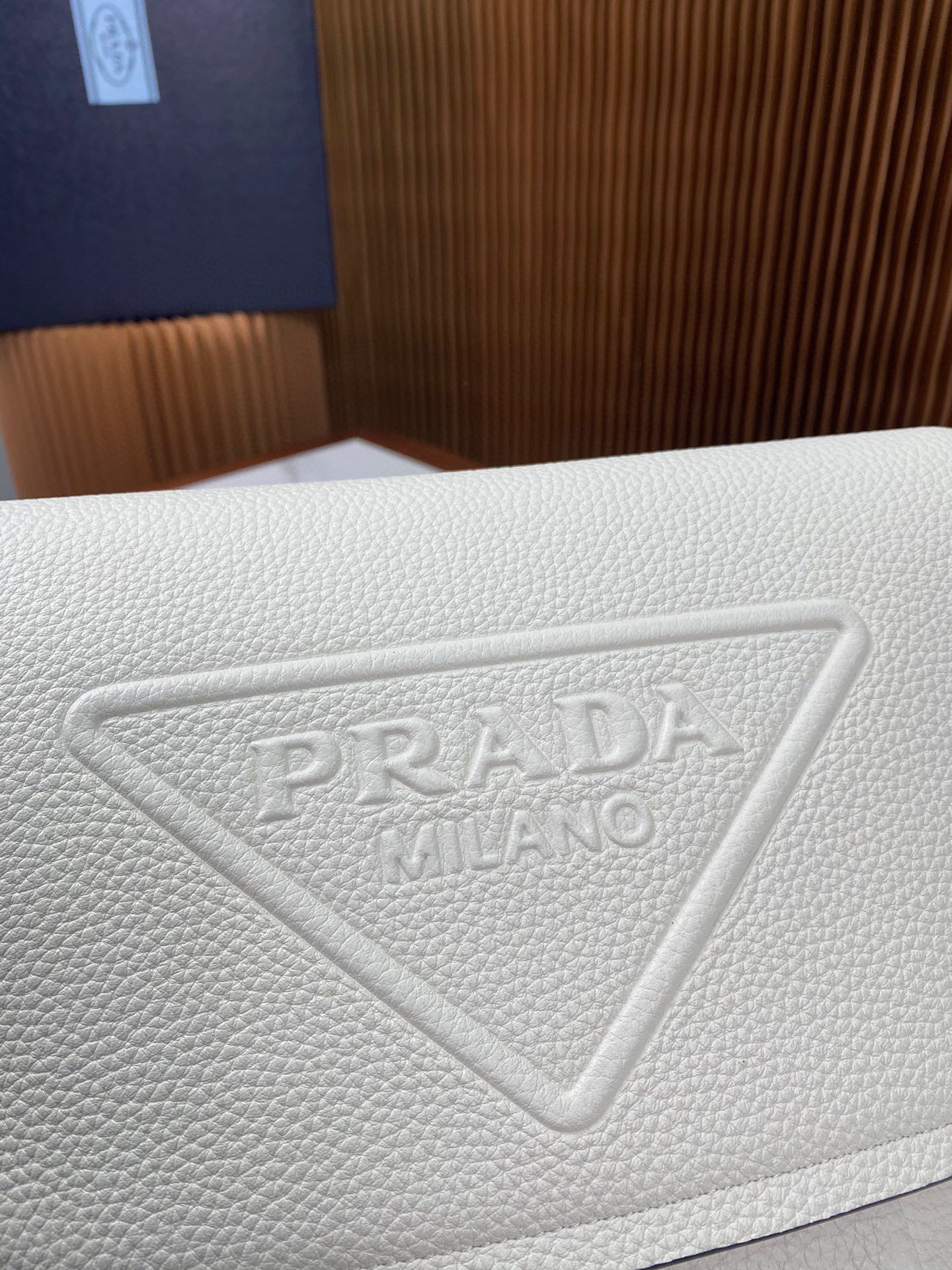 P*rada Bag Top Quality