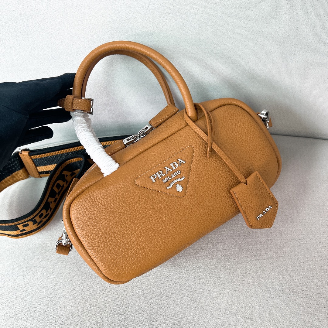 P*rada Bag Top Quality
