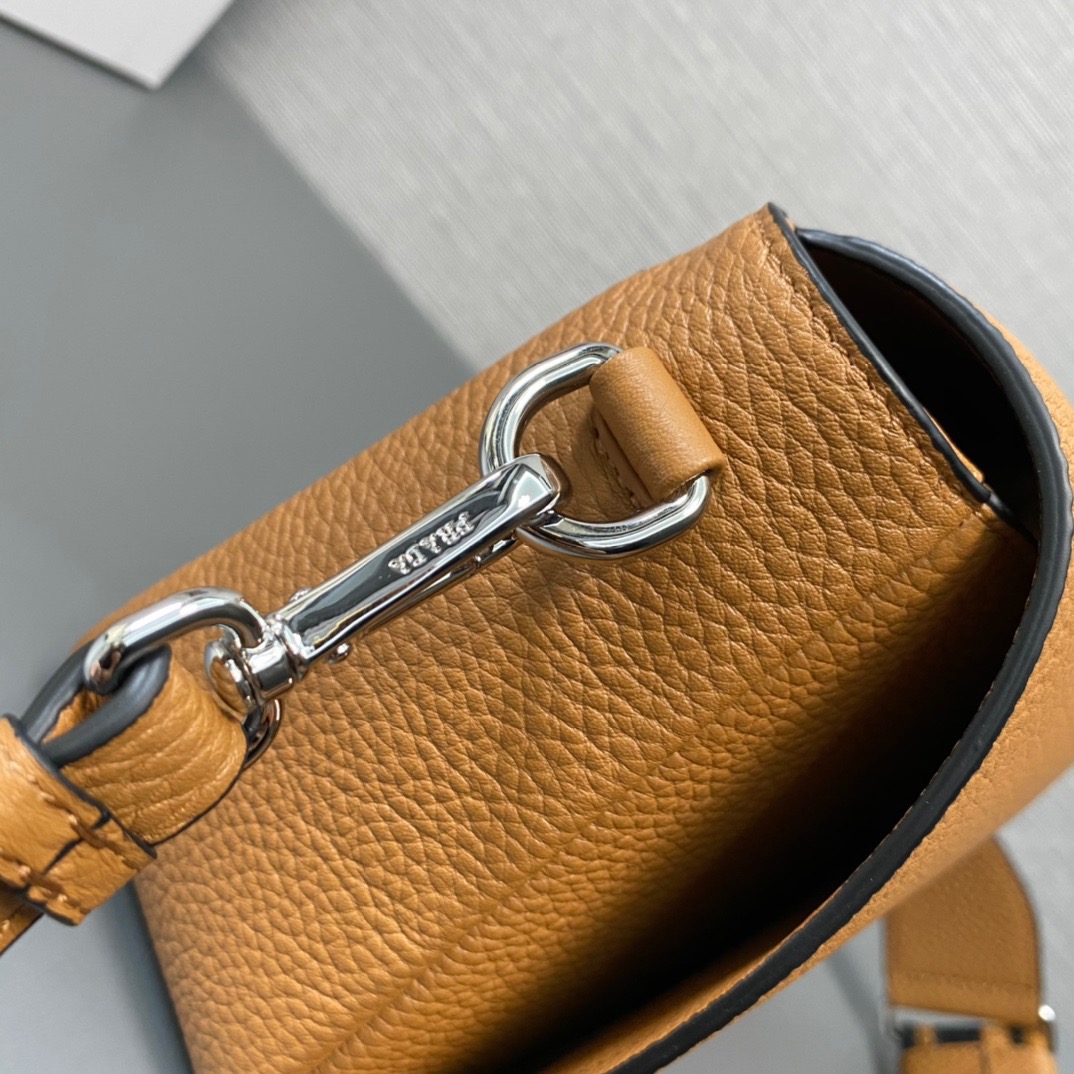 P*rada Bag Top Quality