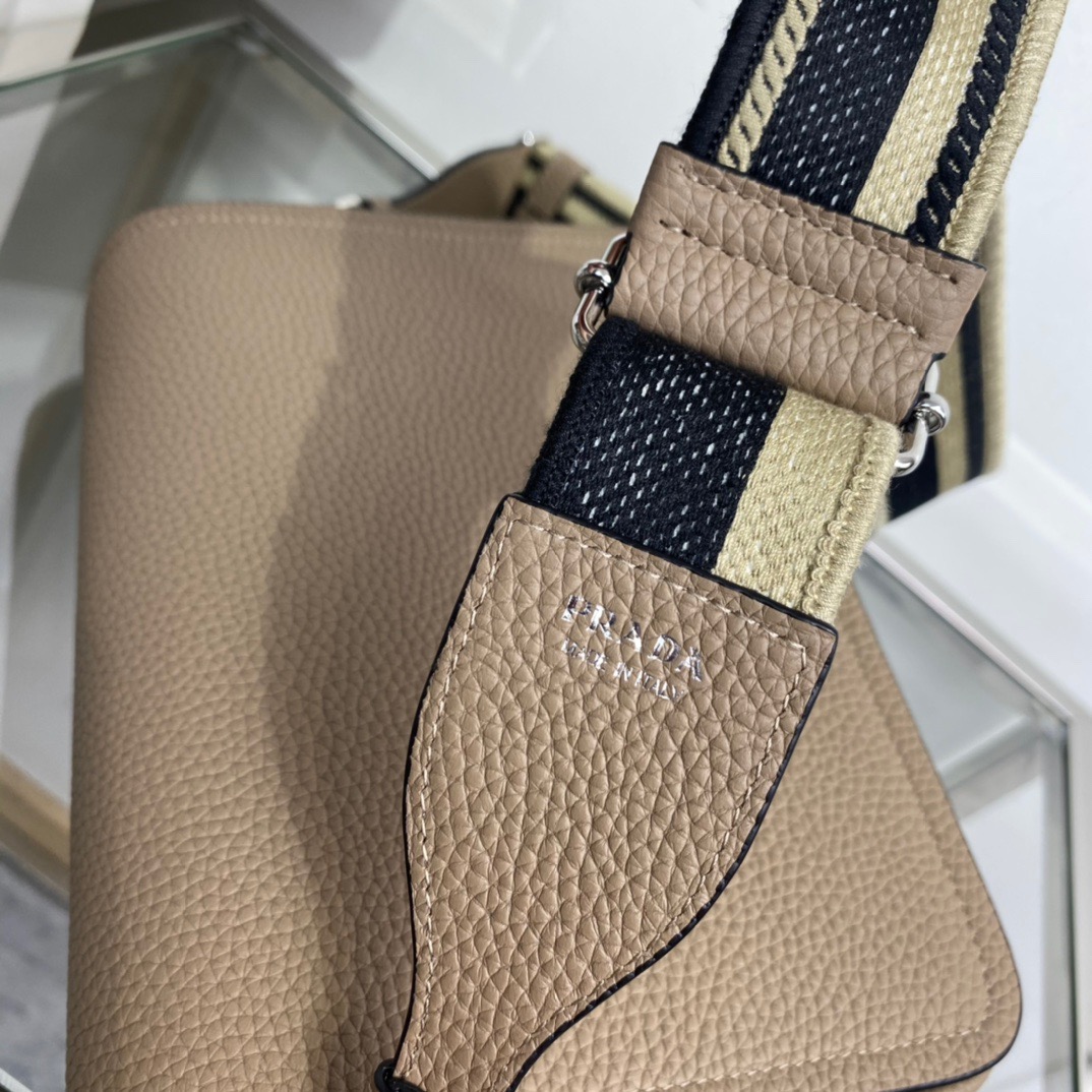 P*rada Bag Top Quality