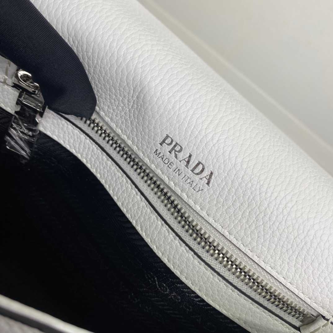 P*rada Bag Top Quality