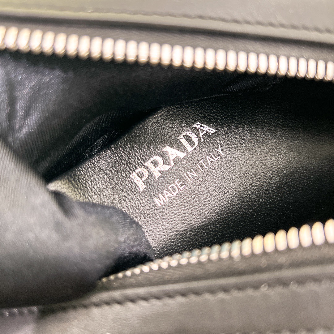P*rada Bag Top Quality