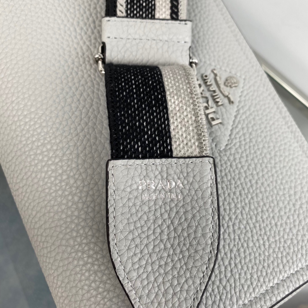 P*rada Bag Top Quality