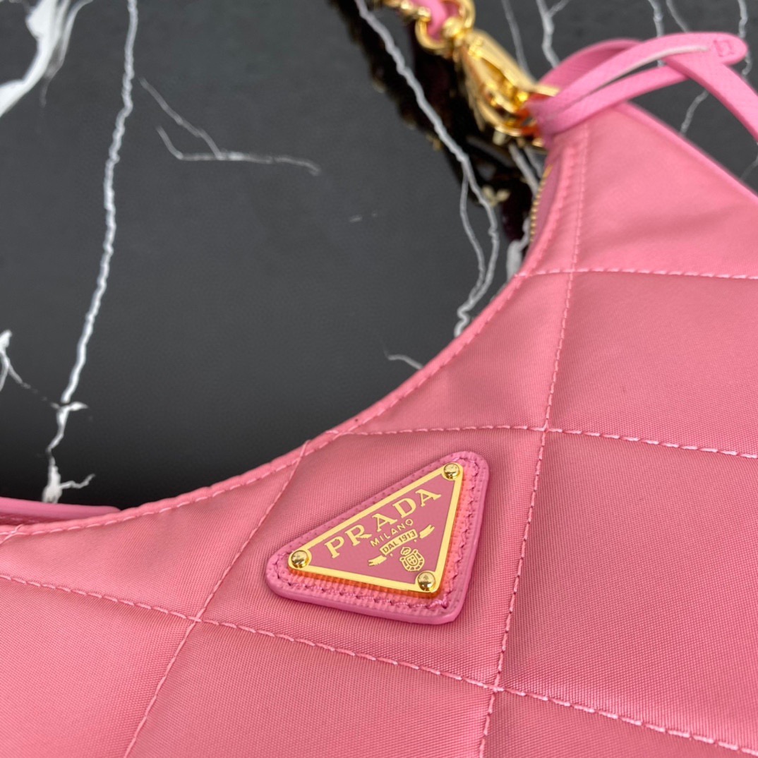 P*rada Bag Top Quality