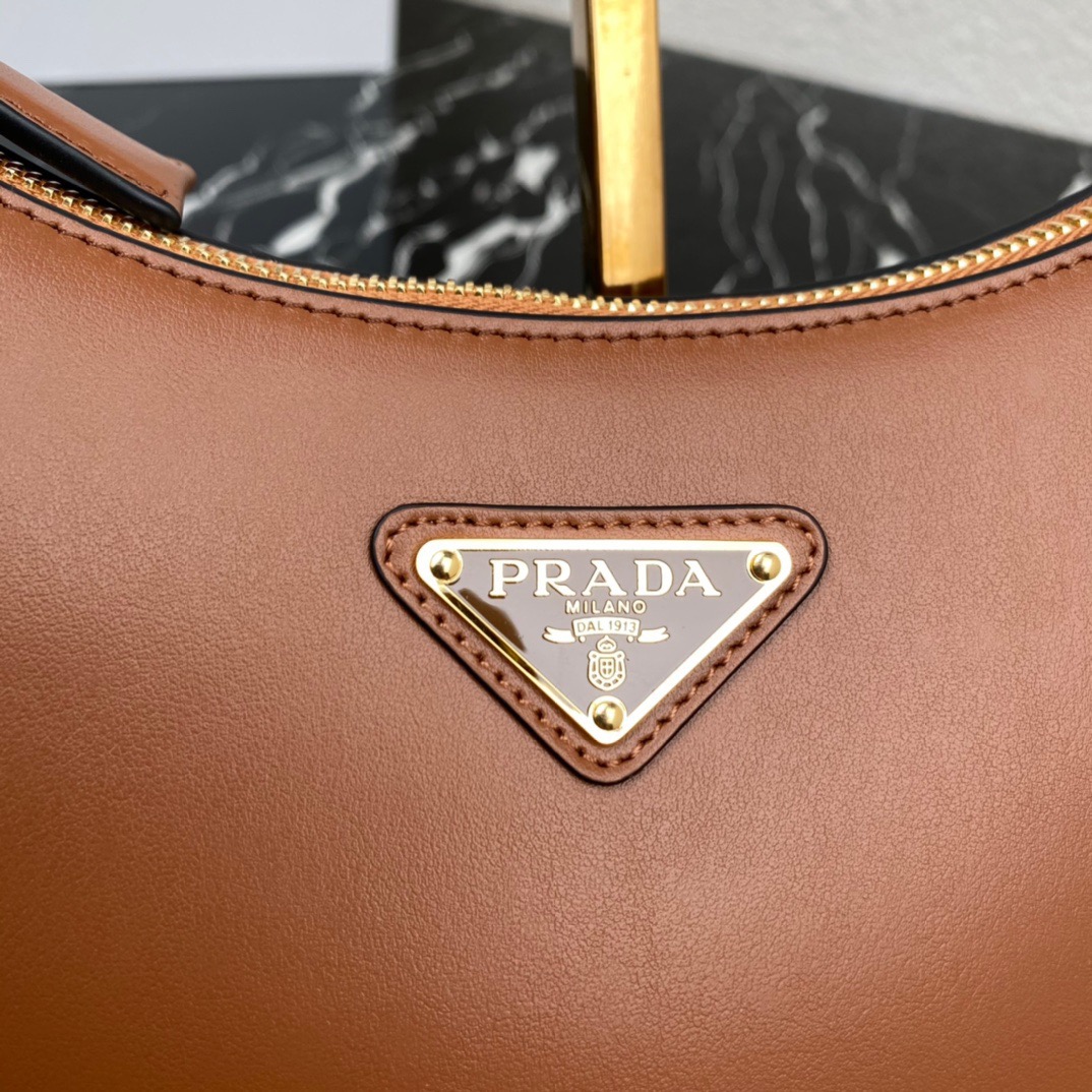 P*rada Bag Top Quality