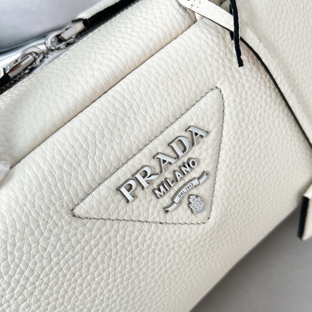 P*rada Bag Top Quality