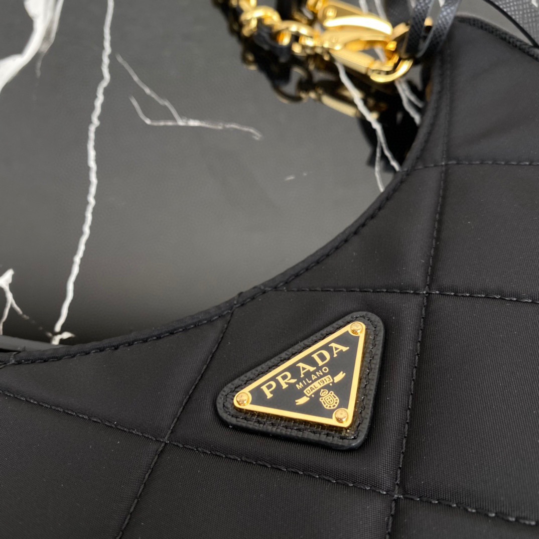 P*rada Bag Top Quality