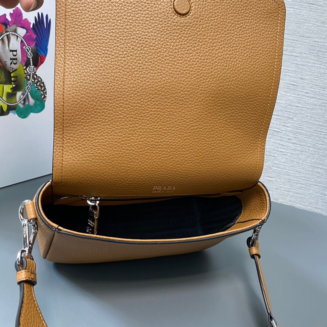 P*rada Bag Top Quality