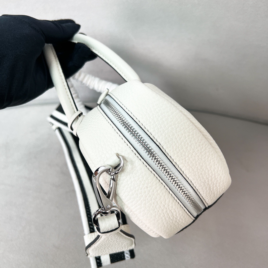 P*rada Bag Top Quality