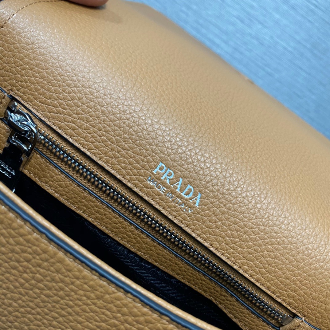 P*rada Bag Top Quality