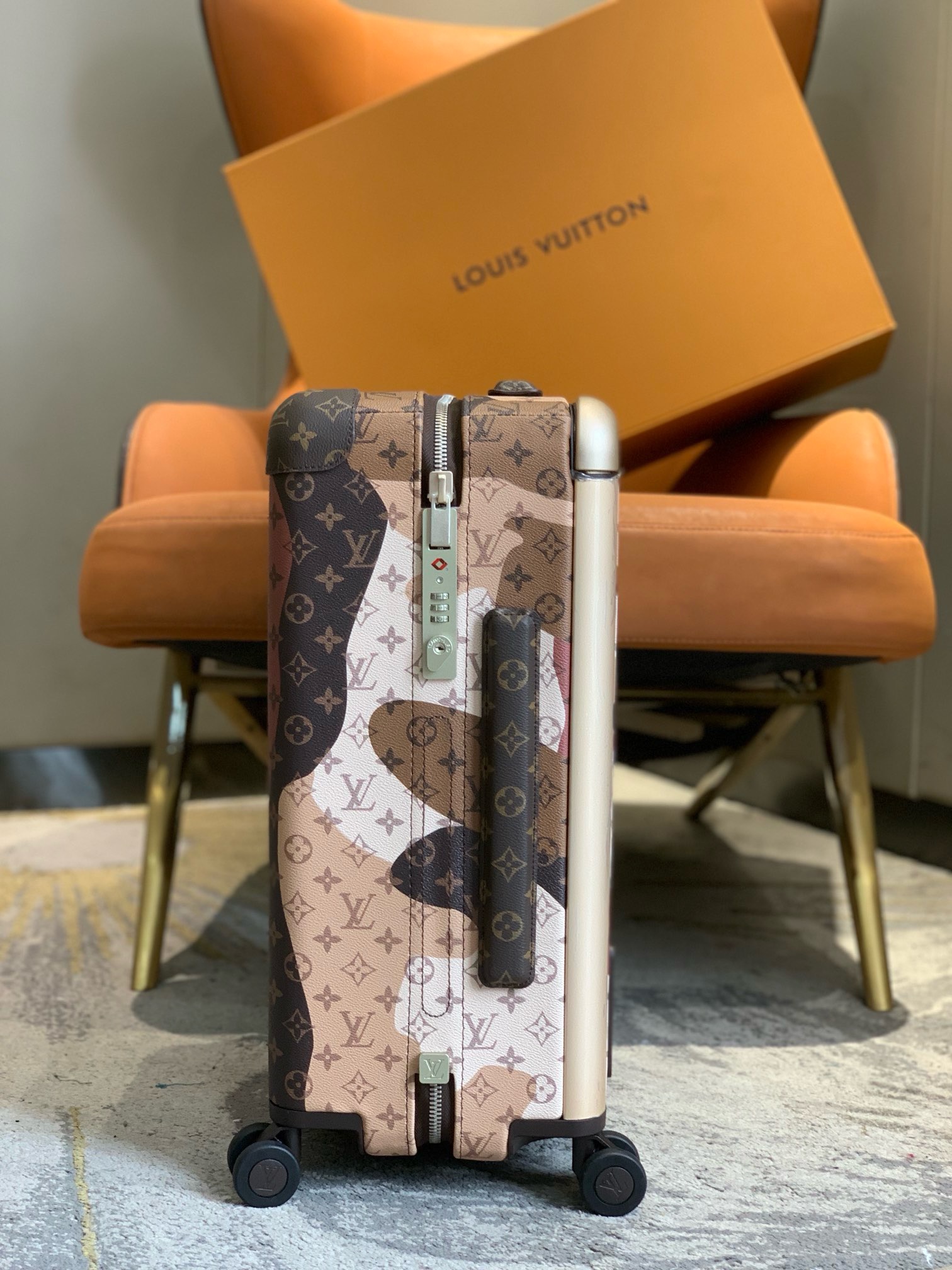 L*ouis V*uitton Luggage