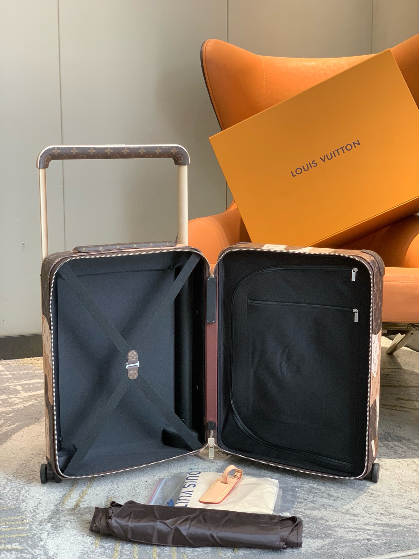 L*ouis V*uitton Luggage
