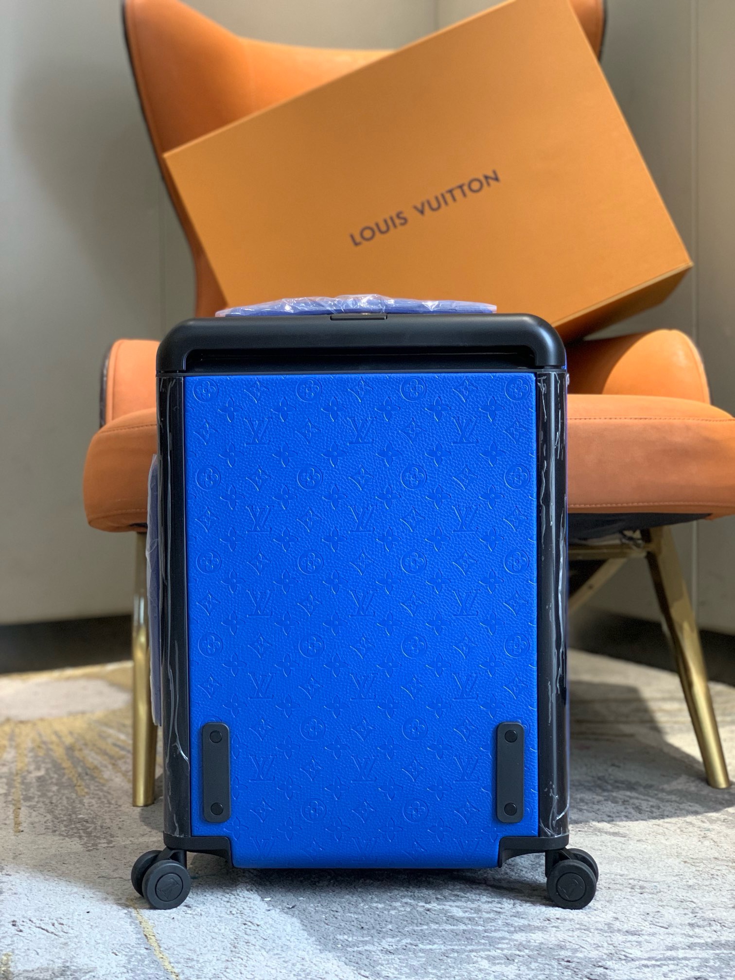 L*ouis V*uitton Luggage
