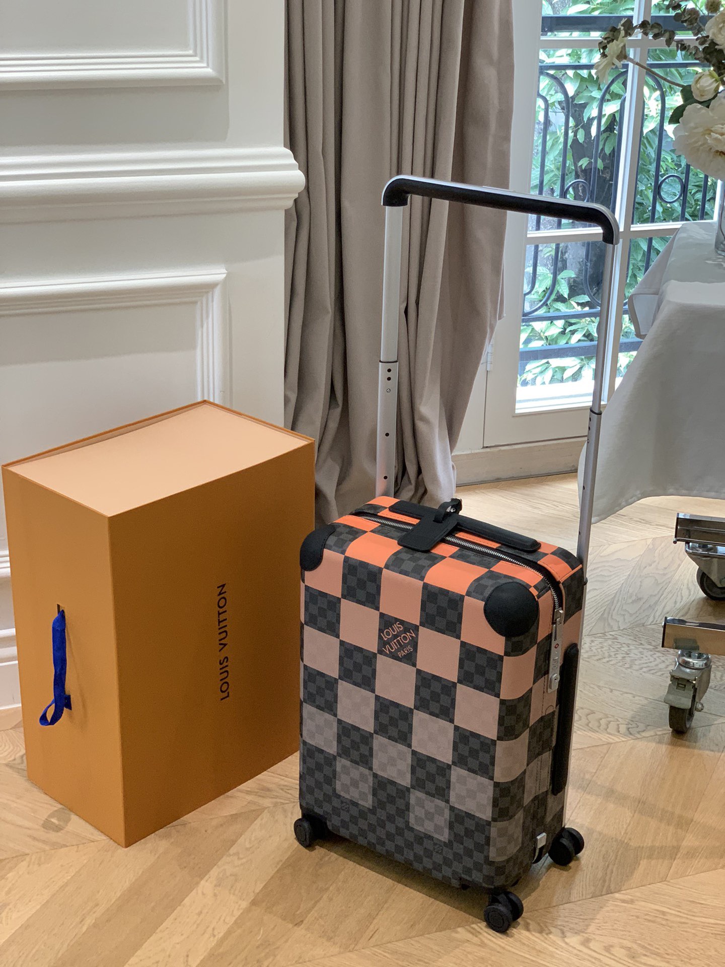L*ouis V*uitton Luggage