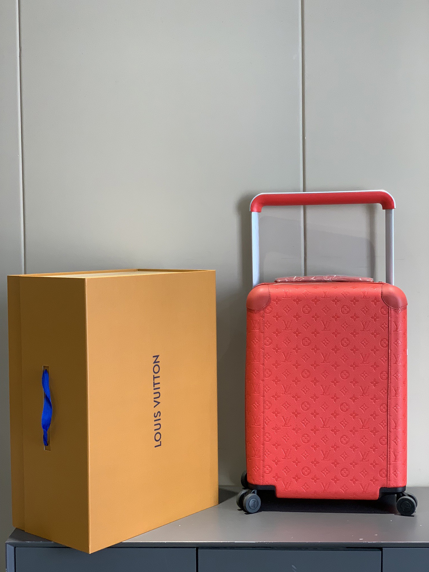 L*ouis V*uitton Luggage