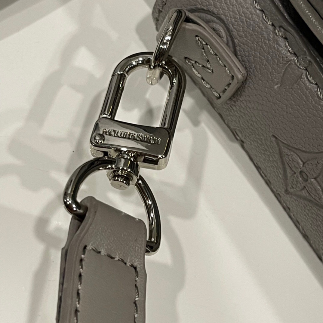 L*ouis V*uitton Top Bag