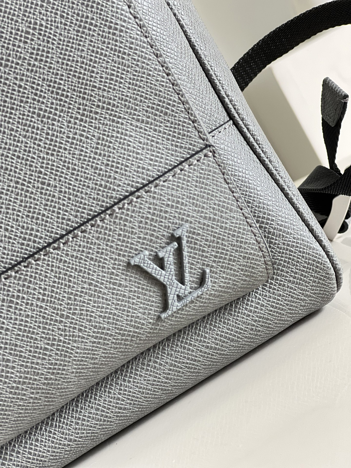 L*ouis V*uitton Top Bag
