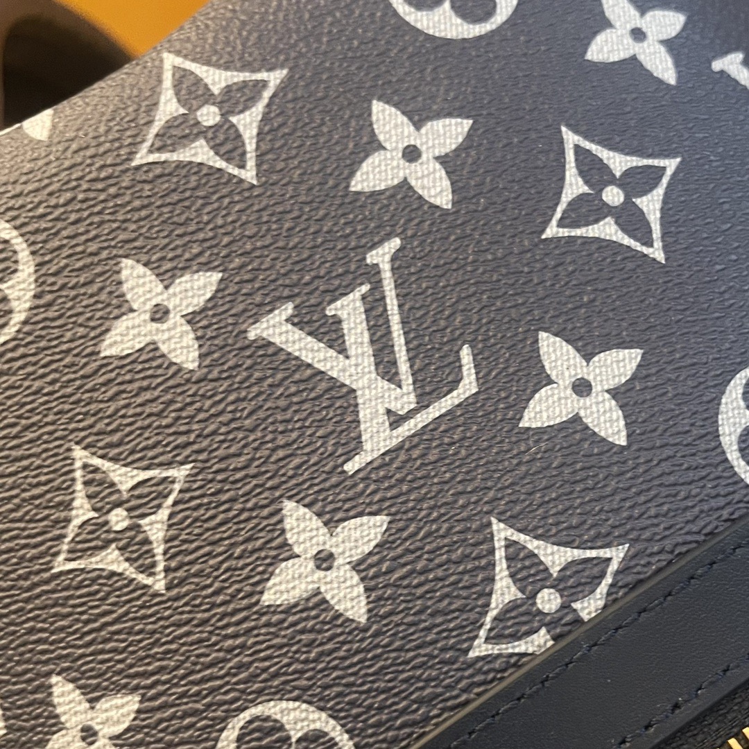 L*ouis V*uitton Top Bag