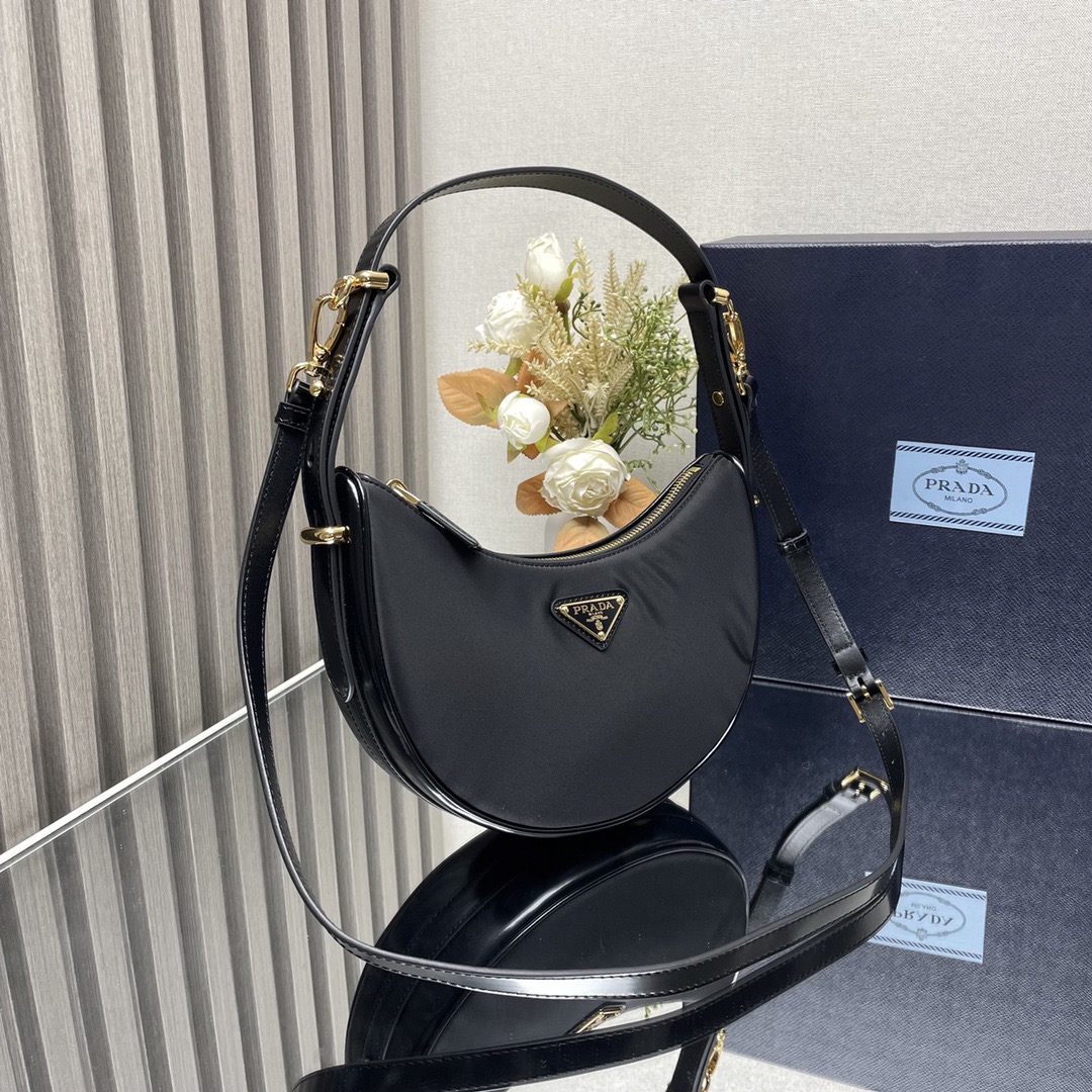 P*rada Bag Top Quality