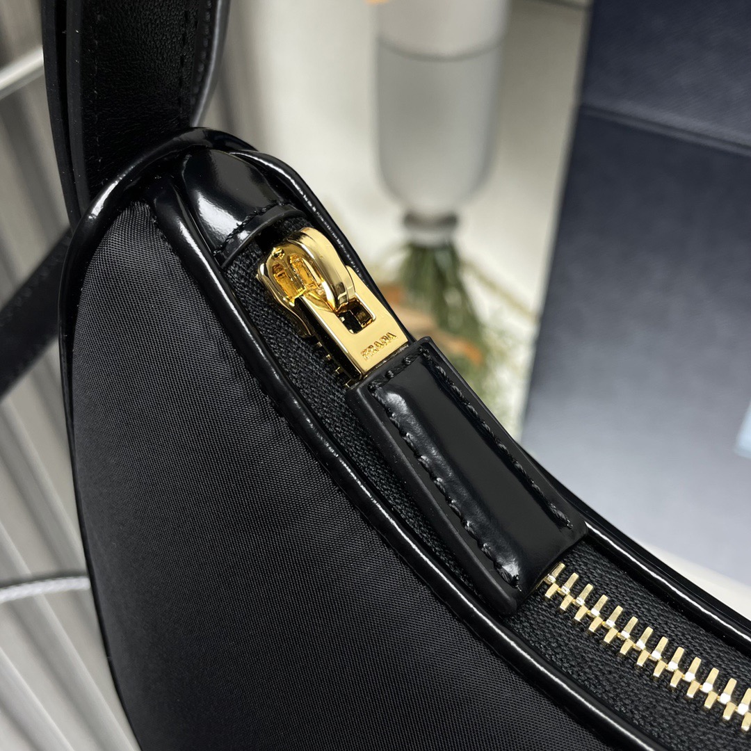 P*rada Bag Top Quality