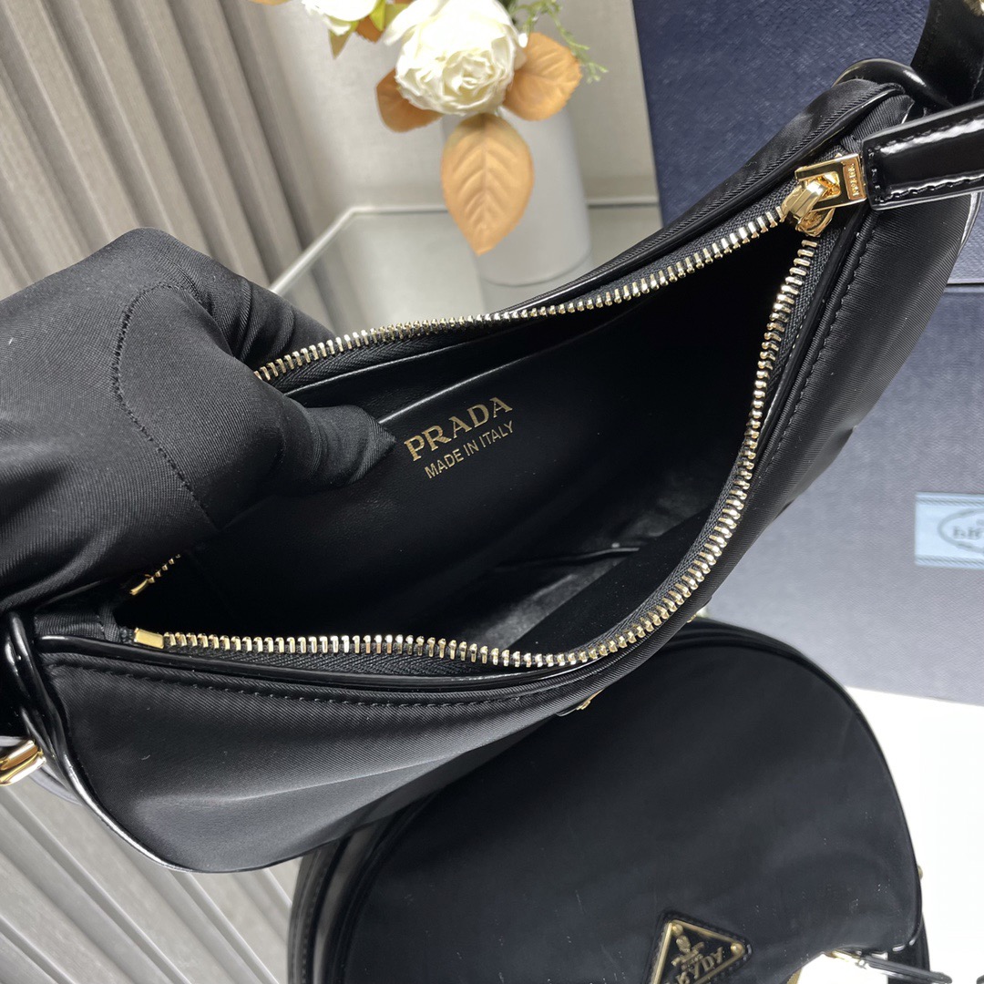 P*rada Bag Top Quality