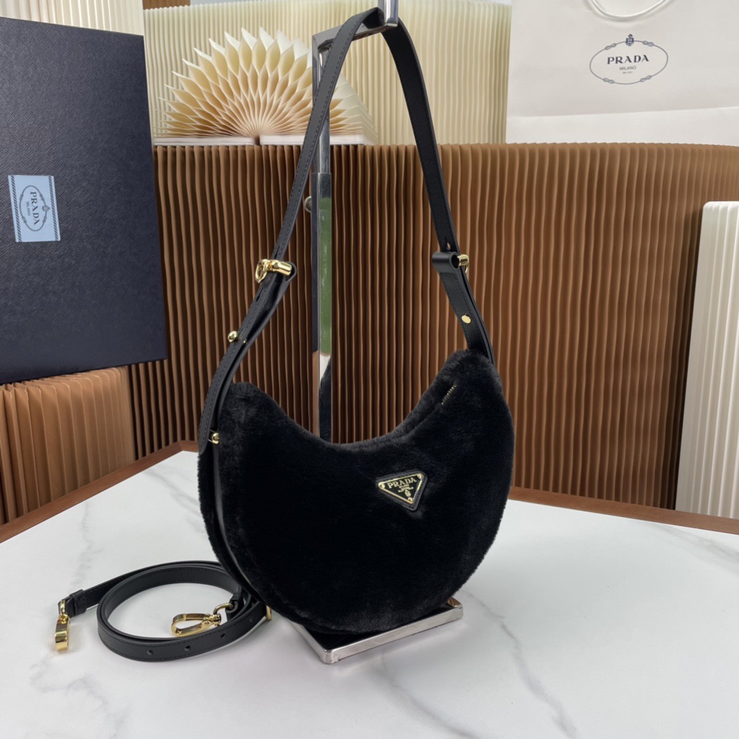 P*rada Bag Top Quality