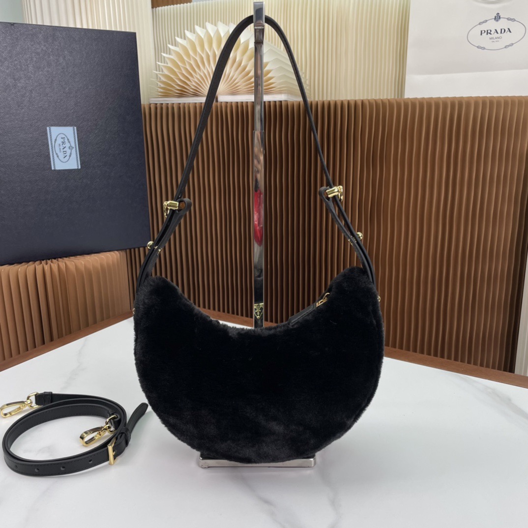 P*rada Bag Top Quality