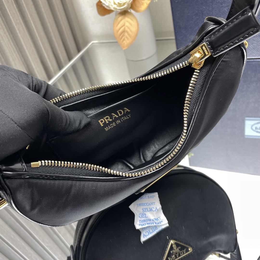 P*rada Bag Top Quality