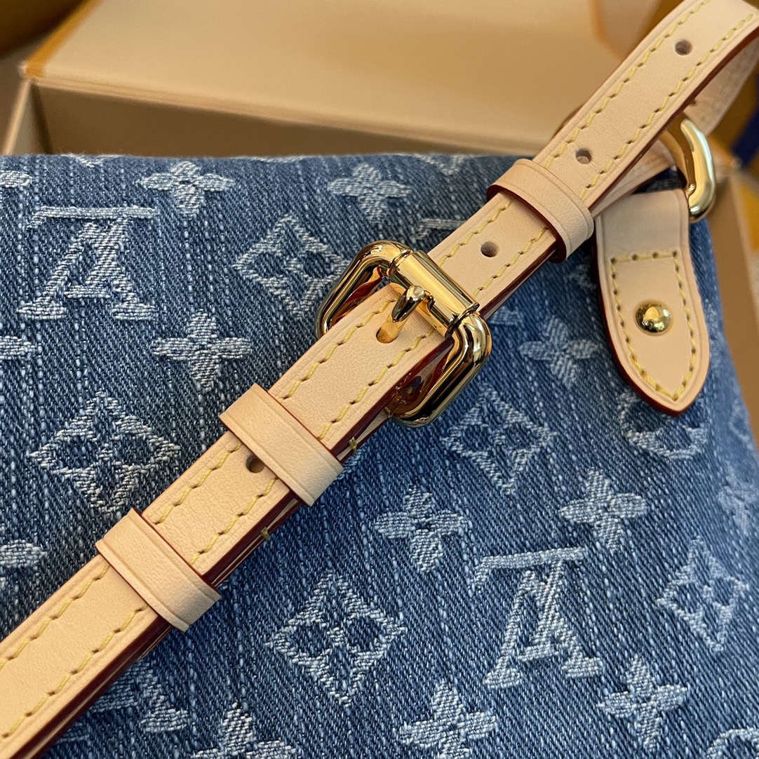 L*ouis V*uitton Top Bag